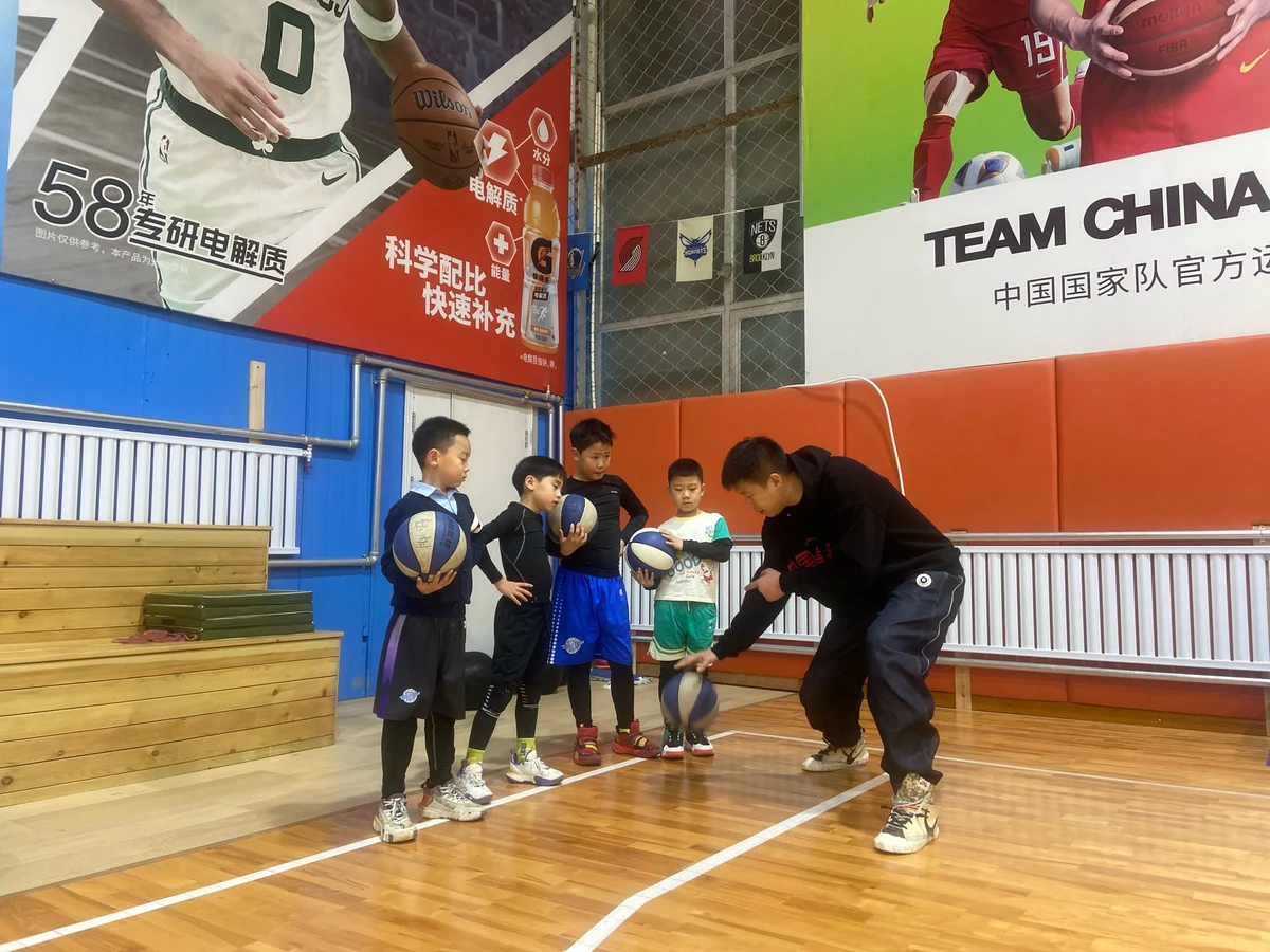 业余篮球队比赛前训练计划怎么写_1